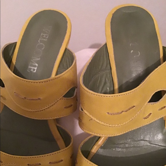 Welcome Sandals - Picture 3 of 7